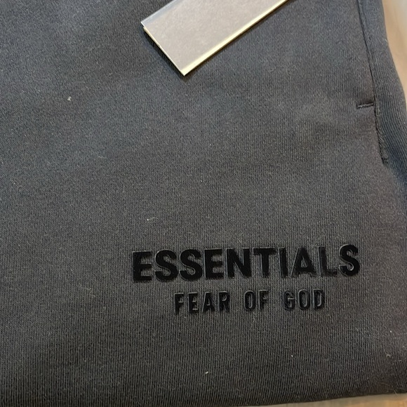 Fear of god essentials 2024 black core collection sweatpants - Picture 2 of 8